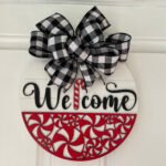 Door Hanger - Christmas Welcome with Pinwheel Candy